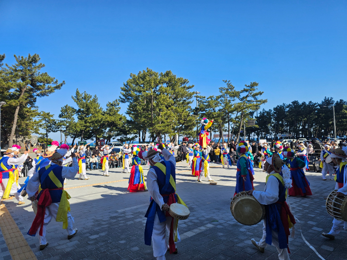 설명절 관광객 맞이 행사. 강릉시 제공