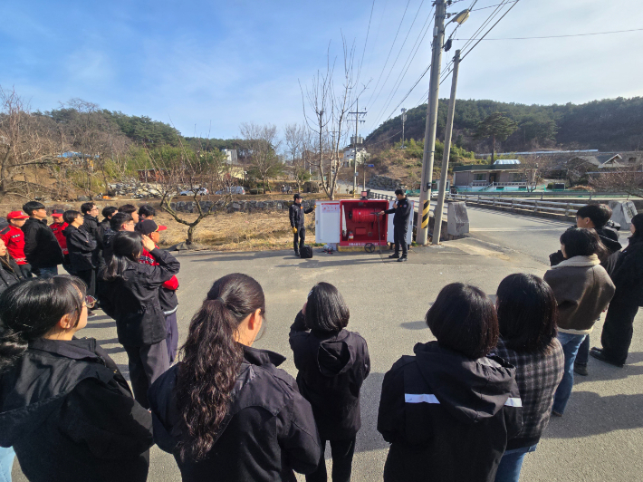 강릉시, 화재 초기 진화 위한 비상소화장치 교육 시행. 강릉시 제공