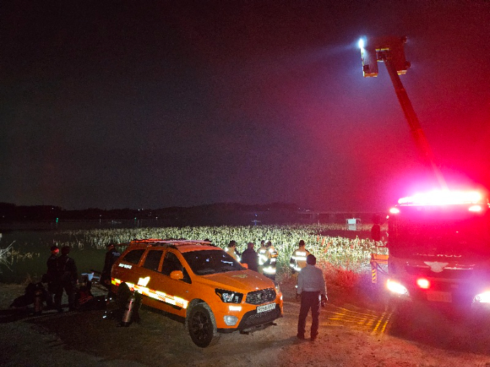 실종자 수색 모습. 충남 아산소방서 제공