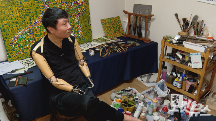 석창우 화백은 "1년 반 동안 병원 신세를 지며 힘겨운 치료의 시간을 이어 갈 때, 정말 신기하게도 병원 선교를 나온 집사님들의 기도를 받으면 통증이 줄어들곤 했다"고 말했다. 사진 오요셉 기자. 