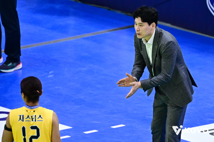 현대건설 강성형 감독. 한국배구연맹