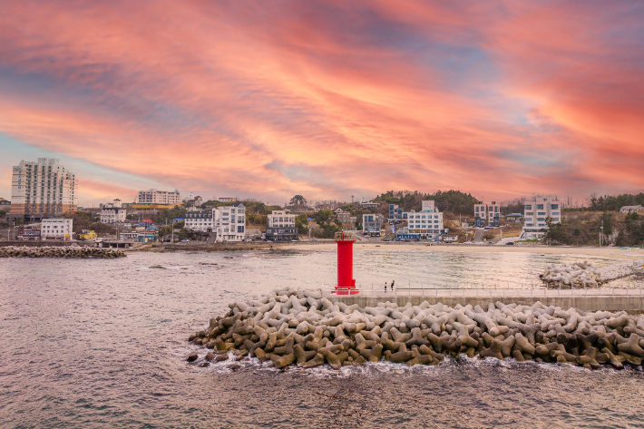 드라마 '더 글로리'에 등장했던 소돌방파제. 강릉시 제공