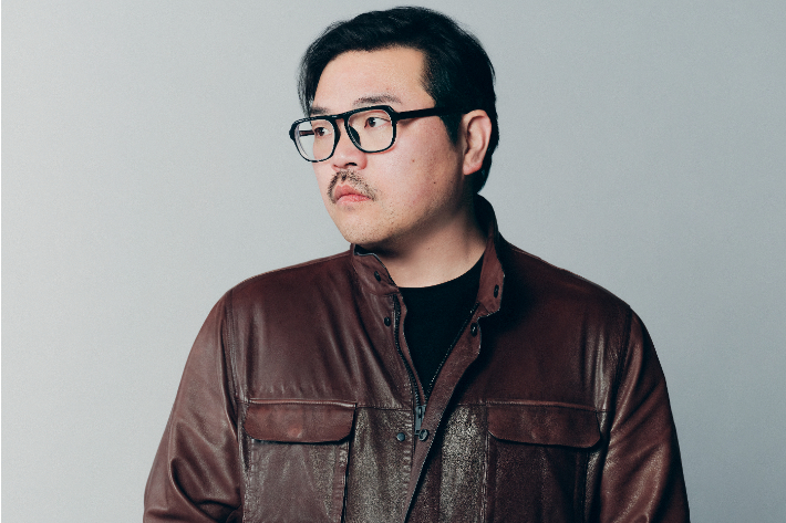 이종필 감독은 인상적인 반응에 대해 "'25년 전에 우리를 보는 것 같았다. 영화가 끝나는 우리는 서로 꼭 안고 보듬어 주었다'는 내용을 보고 울컥했다"며 "그 분이 25년 전에 어떤 사람이었는지 모르지만 같은 시간을 공유하고 있다는 느낌을 받았다"고 말했다. 넷플릭스 제공