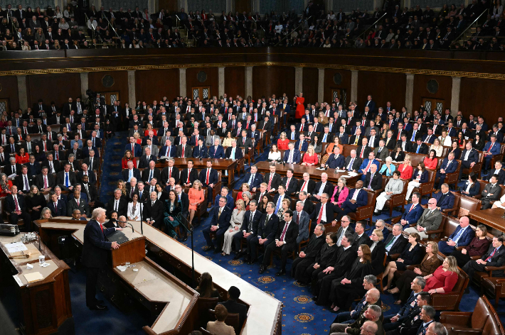 도널드 트럼프 미국 대통령이 워싱턴 DC 연방 의회 상하원 합동 국정연설을 하는 모습. 연합뉴스