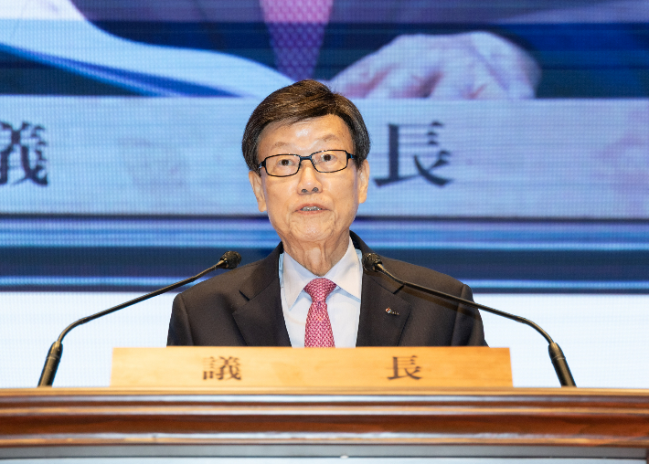 서울 강남구 삼성동 코엑스에서 열린 '2026년도 한국무역협회 정기총회'에서 윤진식 한국무역협회 회장이 개회사를 하고 있다. 무역협회 제공