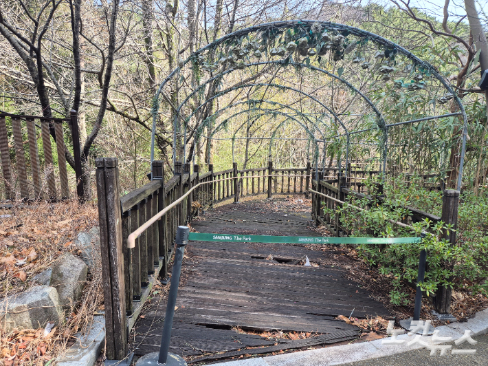 시설물 관리가 이뤄지지 않은 흔적이 보인다.  박중석 기자