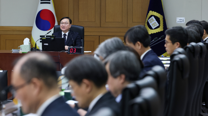 박영재 법원행정처장이 25일 서울 서초구 대법원에서 열린 전국법원장회의에서 발언하고 있다. 연합뉴스