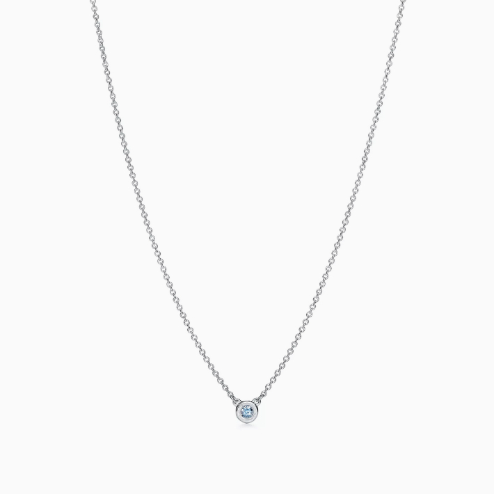 엘사 퍼레티™ 컬러 바이 더 야드 아쿠아마린 펜던트 실버 목걸이는 72만 원에서 81만 원으로 10% 넘게 올랐다. 티파니 제공