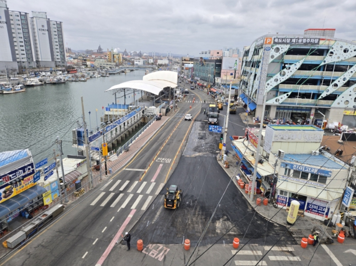 포항 죽도어시장 앞 동빈교. 포항시 제공