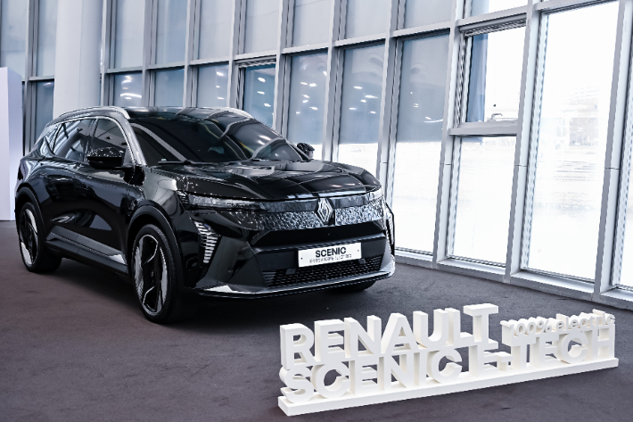 한국자동차기자협회(KAJA) 주최 '2026 대한민국 올해의 차(K-COTY)에서 '올해의 수입차'로 선정된 세닉 E-Tech 100% 일렉트릭. 르노코리아 제공