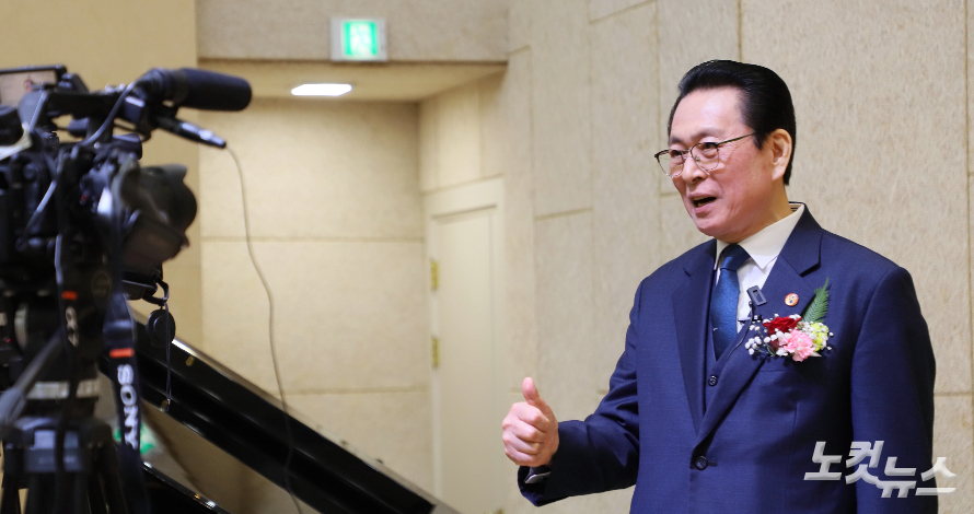 맹연환 목사가 "때를 따라 돕는 은혜를 주시는 하나님이 복음화도 반드시 이뤄내게 하실 줄 믿는다"고 말하고 있다. 한세민 기자