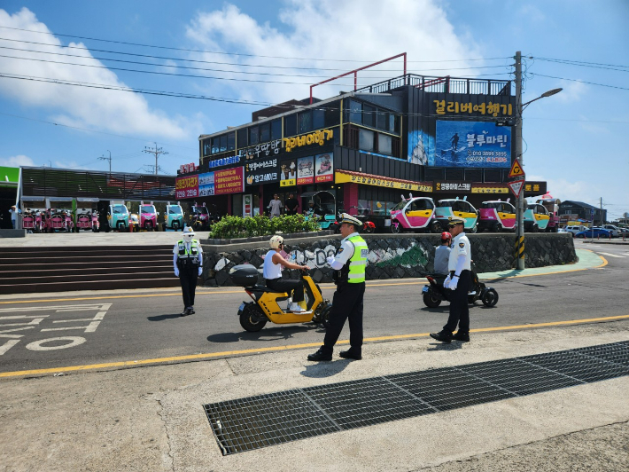 제주 우도에서 이뤄진 교통 현장 점검. 제주도  제공