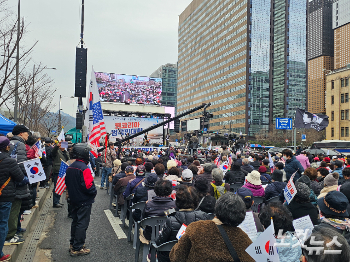원코리아범국민연대는 오후 1시부터 종로구 세종대로 동화면세점앞에서 '3·1운동 107주년-3·1 정신 계승 원코리아 범국민대회'를 열었다. 나채영 기자