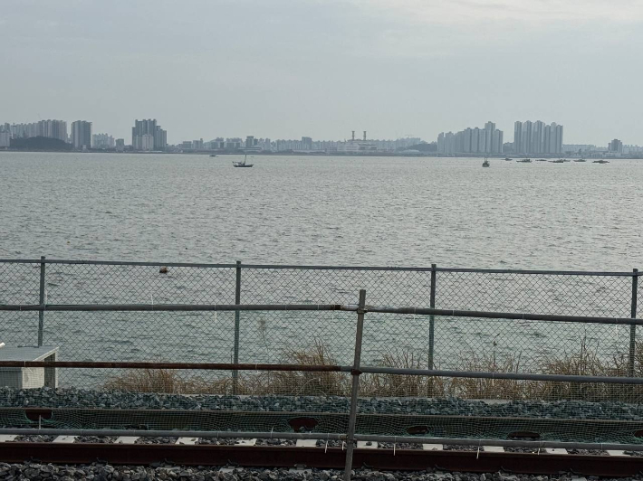 금강하굿둑 인근 사진. 군산해양경찰서 제공