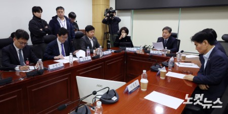 3일 서울 여의도 국회 의원회관에서 열린 이란사태 관련 당·정간담회에서 더불어민주당 김영태 외통위 간사가 발언을 하고 있다.