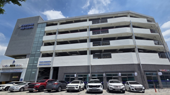 온양온천시장 복합지원센터. 아산시 제공