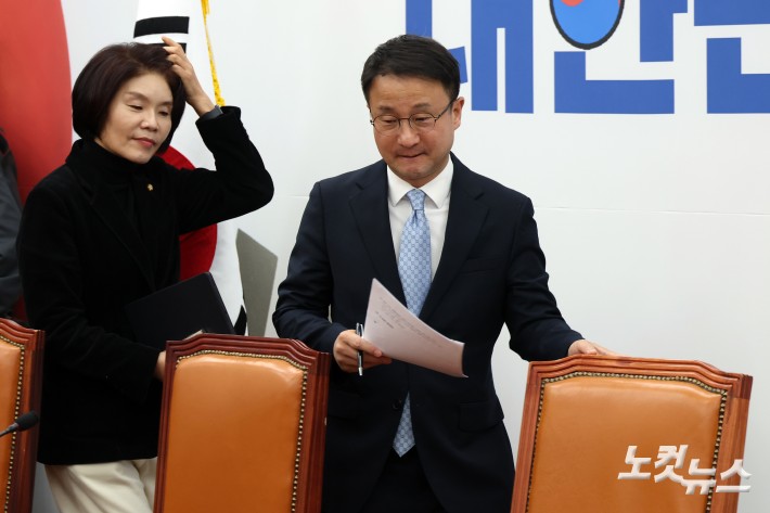 원내대책회의 참석하는 한병도