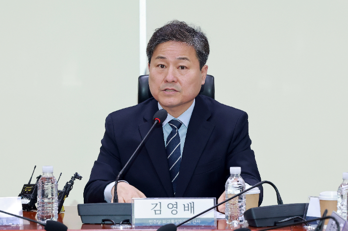 국회 외교통일위원회 여당 간사인 더불어민주당 김영배 의원이 3일 국회의원회관에서 열린 이란 사태 관련 민주당-외교부 당정간담회에 참석해 발언하고 있다. 연합뉴스