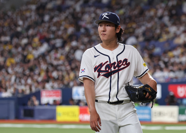 아쉬운 표정의 곽빈. 연합뉴스