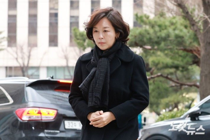 강선우 의원에게 '공천 헌금' 1억원을 전달한 혐의를 받는 김경 서울시의원이 지난 1월 15일 오전 서울 마포구 서울경찰청 공공범죄수사대에 피의자 신분으로 조사를 받기 위해 출석하고 있다. 류영주 기자