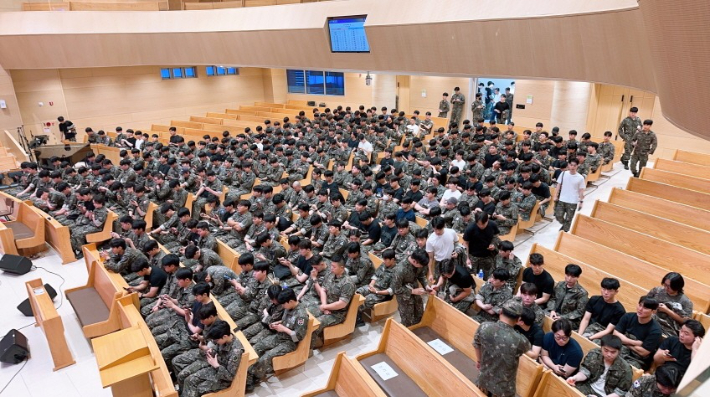 사진은 지난 해 9월 지역 예비군 훈련장으로 사용된 예배당 모습. 사진 월드비전교회 