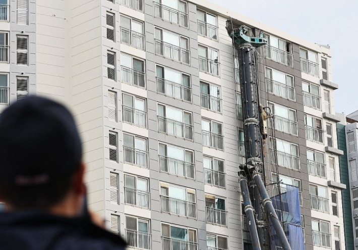 지난해 6월 인덕원~동탄 복선전철 공사 중 발생한 항타기 전도 사고. 연합뉴스