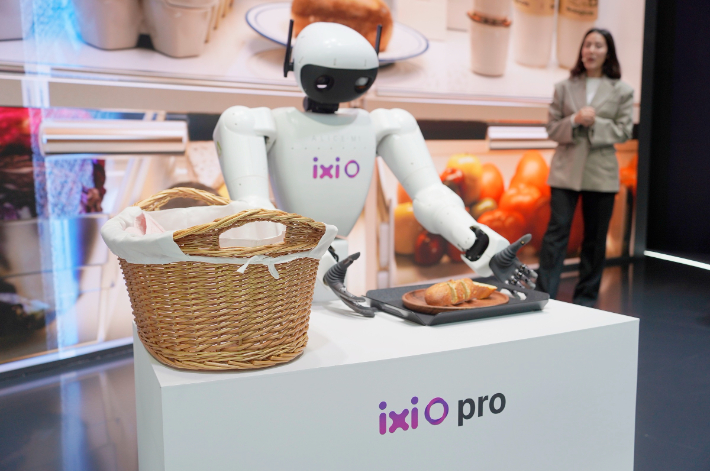 LG U+, MWC26서 피지컬AI와 만난 익시오 미래 모습 공개. LG유플러스 제공