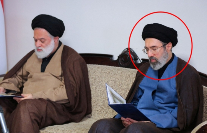 모즈타바 하메네이(오른쪽). 연합뉴스