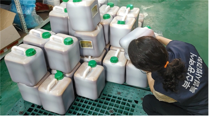 부산시 특별사법경찰과가 유통 식자재 제조·판매업소를 대상으로 불법 행위를 수사한다. 부산시 제공