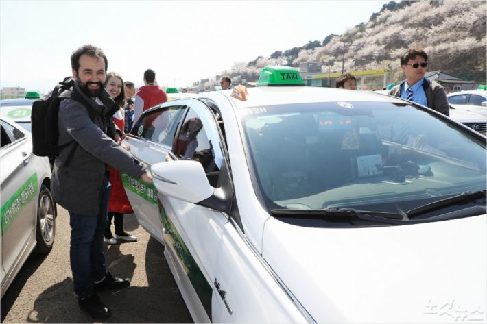 외국인 관광택시. 강릉시 제공