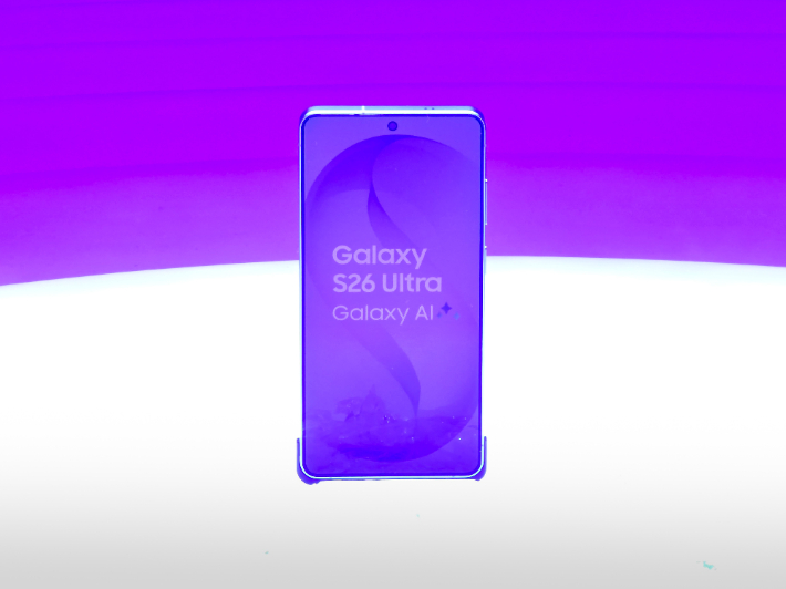 4일(현지시간) 스페인 바르셀로나에서 개최된 MWC26에서 '최고 전시 제품상(Best in Show)'을 수상한 갤럭시 S26 울트라. 삼성전자 제공