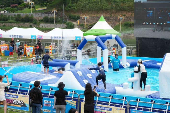 지난해 밀양강변 일원에서 열린 제1회 밀양 수퍼 페스티벌 수퍼 챌린지 레이스 행사 현장. 밀양시 제공