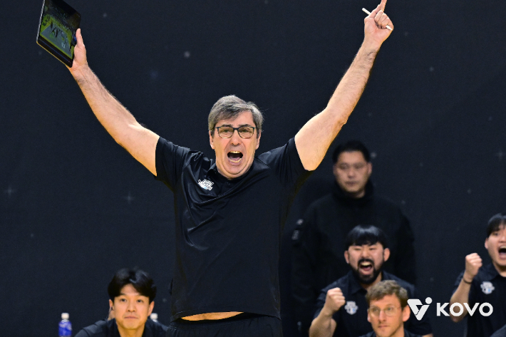 필립 블랑 현대캐피탈 감독. 한국배구연맹