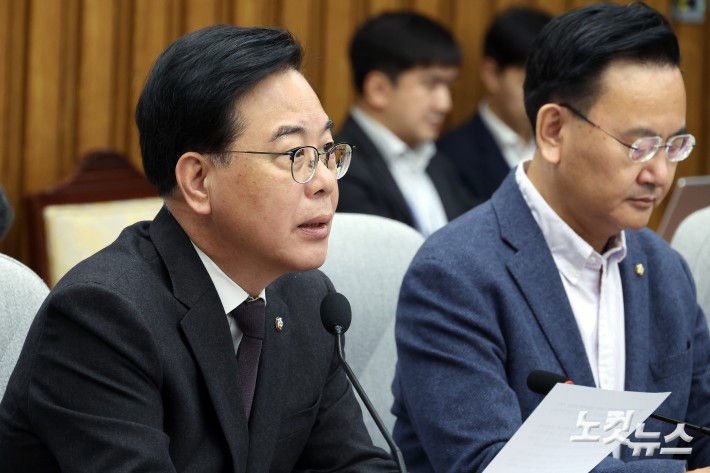 발언하는 송언석 원내대표