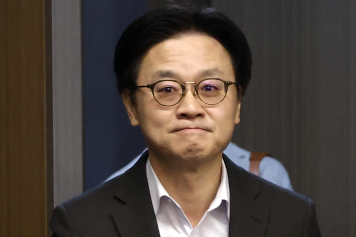 김정관 산업통상부 장관이 9일 서울 대한상공회의소에서 열린 중동상황대응본부 회의에 참석하고 있다. 연합뉴스