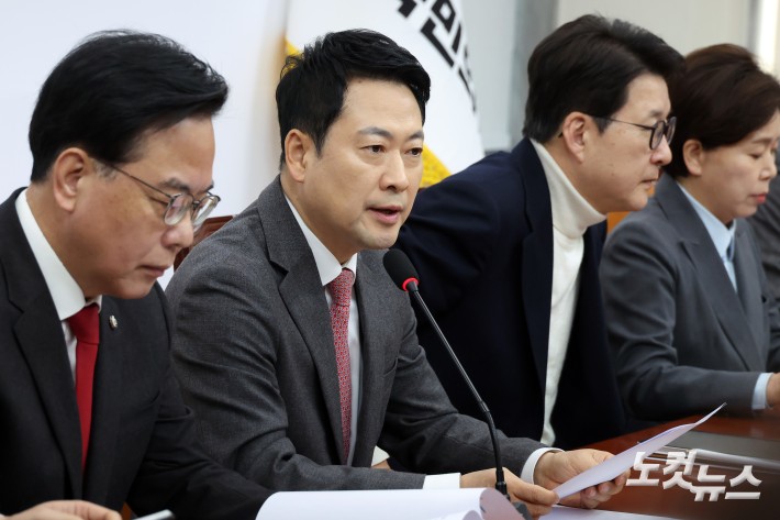 국민의힘 장동혁 대표가 9일 서울 여의도 국회에서 열린 최고위원회의에서 발언하고 있다.