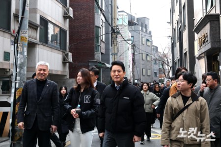 1인 가구 밀집지역 둘러보는 오세훈 시장