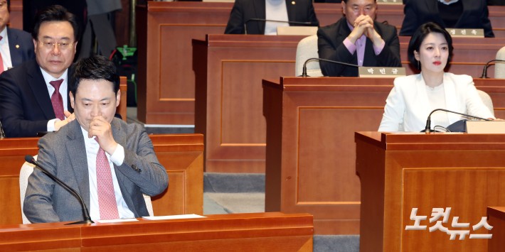 의총 참석하는 장동혁-배현진