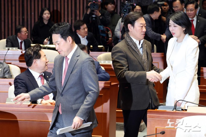 9일 서울 여의도 국회에서 열린 국민의힘 의원총회에 장동혁 대표가 참석하고 있다.