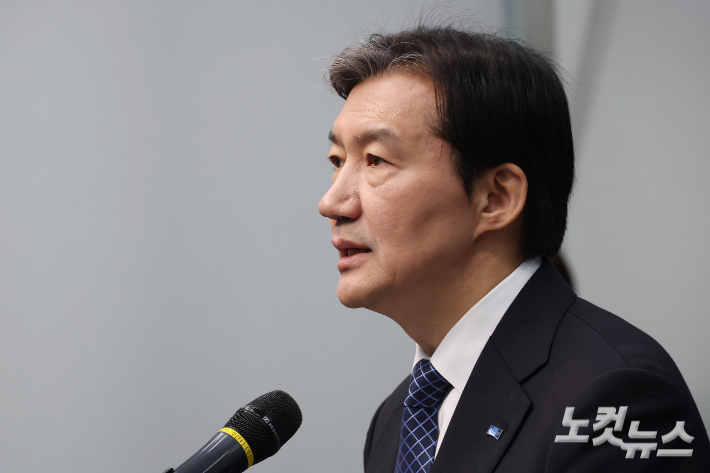 조국혁신당 조국 대표가 9일 서울 여의도 국회에서 열린 창당 2주년 기자간담회에서 발언을 하고 있다. 윤창원 기자