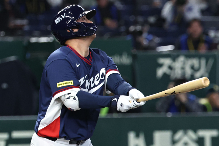 투런 홈런 치는 문보경. 연합뉴스