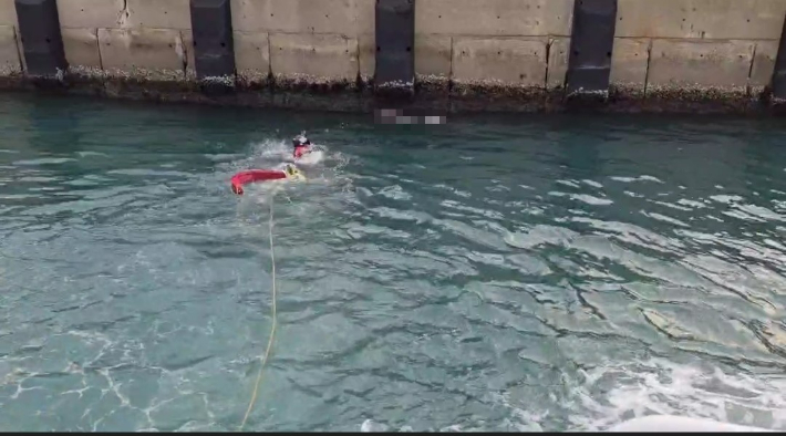 9일 오후 5시 15분쯤 부산 남구 용호동 인근 해상에서 80대 남성이 심정지 상태로 발견됐다. 부산해양경찰서 제공