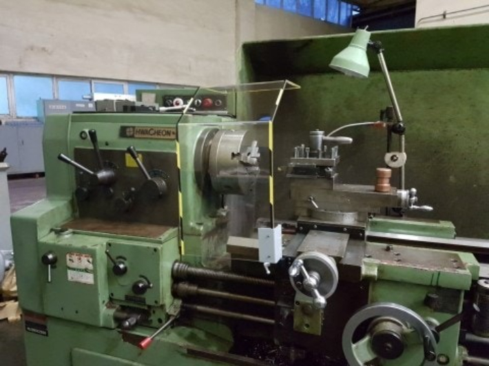 전면 칩 가드가 설치된 선반. 충남경찰청 제공