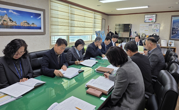 정현구 여수시 부시장 '공공기관 유치 대응 TF 회의'를 주재하고 있다. 여수시 제공
