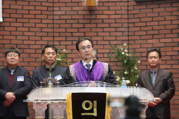 신임 노회장으로 선출된 양진규 목사가 취임 인사를 전하고 있다. 최화랑 기자