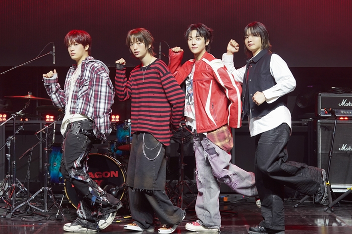 드래곤포니는 10일 오후 2시 서울 서대문구 예스24 원더로크홀에서 미니 3집 '런 런 런' 쇼케이스를 열었다. 안테나 제공