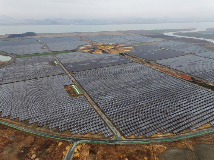 전남 해남군 산이면 솔라시도 부지에 조성된 태양광 시설. 연합뉴스