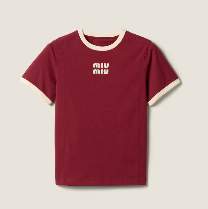미우미우의 코튼 저지 티셔츠. 미우미우 제공