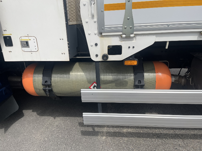  수소내압용기 장착한 차량. 국토부 제공 