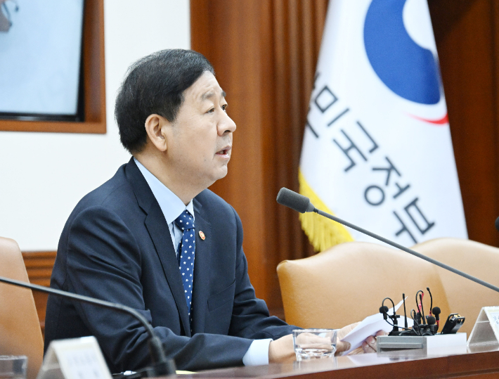 구윤철 부총리 겸 재정경제부 장관은 11일 서울 종로구 정부서울청사에서 비상경제장관회의를 주재하고 중동 상황 대응과 퇴직연금 제도 개선 후속조치, 산업전환 고용안정 기본계획 수립 현황 등을 논의했다. 재정경제부 제공